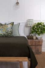 Load image into Gallery viewer, Exquisite Wool Blanket