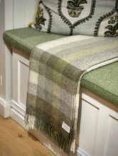 Load image into Gallery viewer, Exquisite Wool Throw - Olive