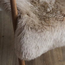 Load image into Gallery viewer, New Zealand Longwool Sheepskin - Nappa