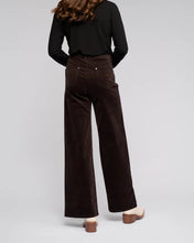 Load image into Gallery viewer, Vassalli Cord Pant - Walnut 5039
